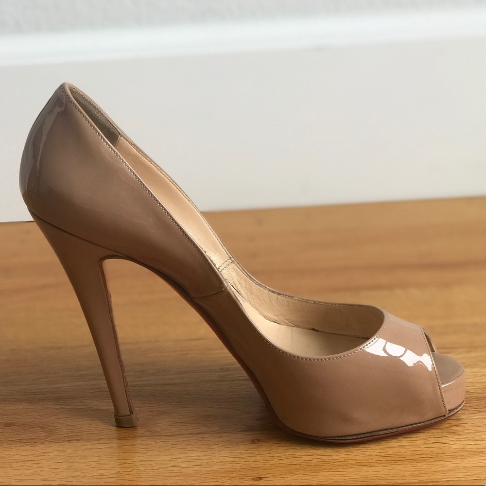 Nude peep toe Christian Louboutin pumps